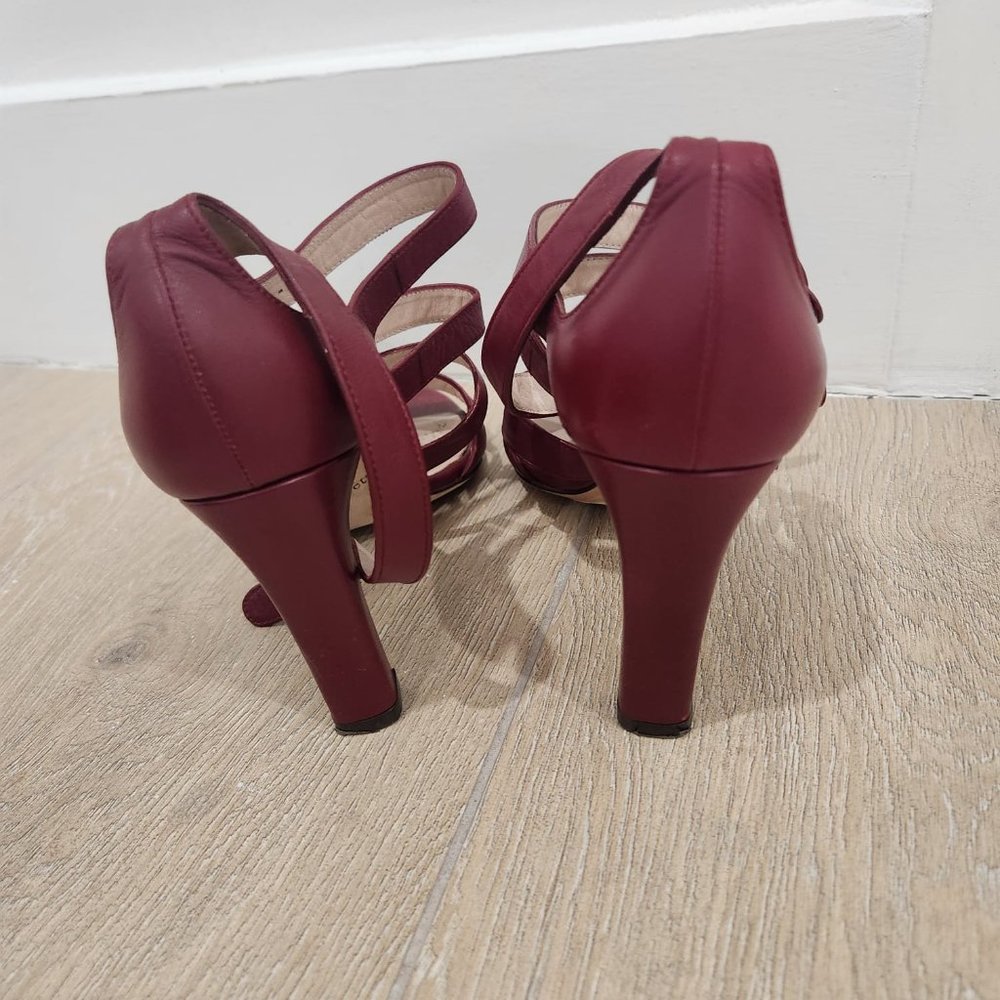 Heels - Picture 3 of 3